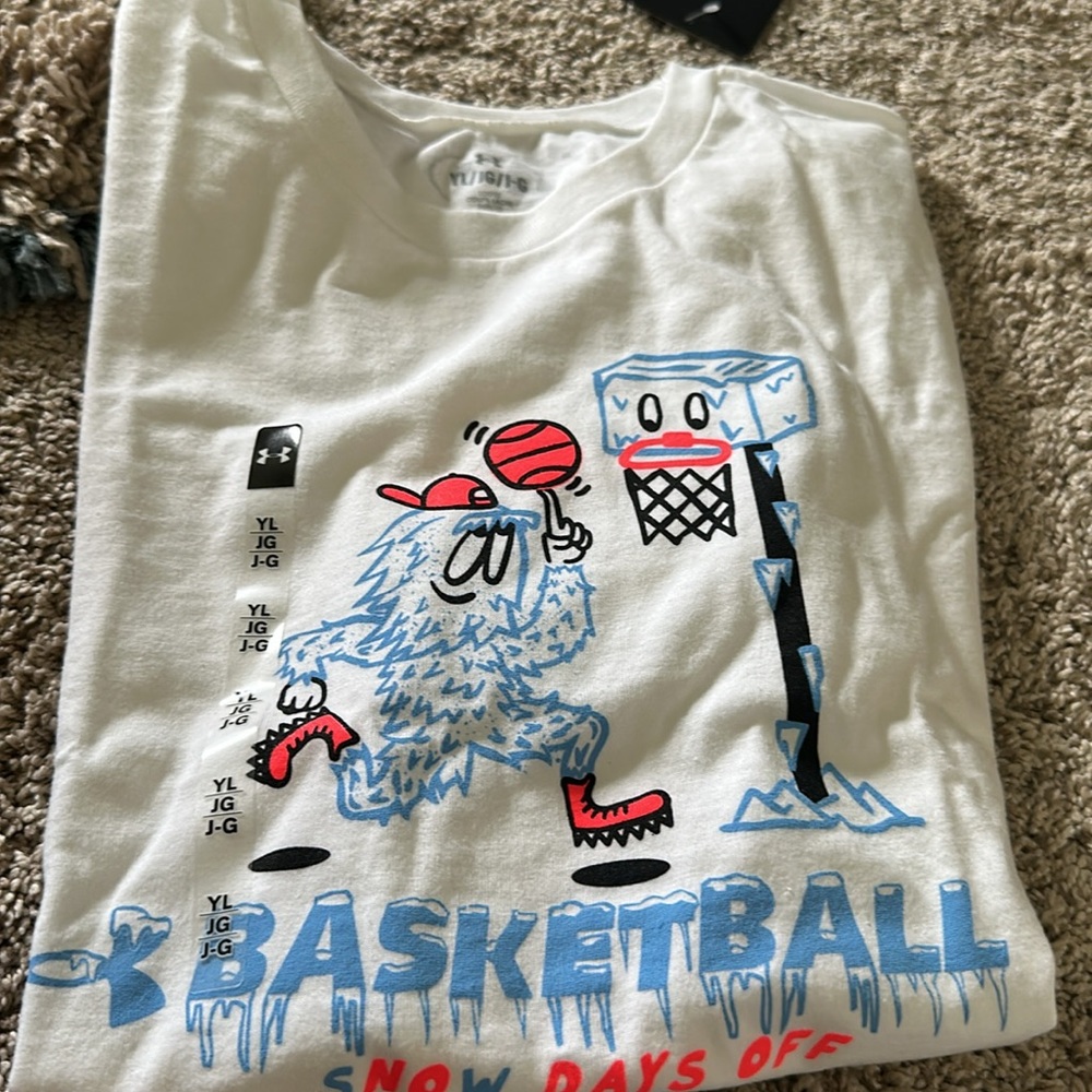 Under Armour White Boys Basketball Graphic Tshirt - Picture 2 of 2